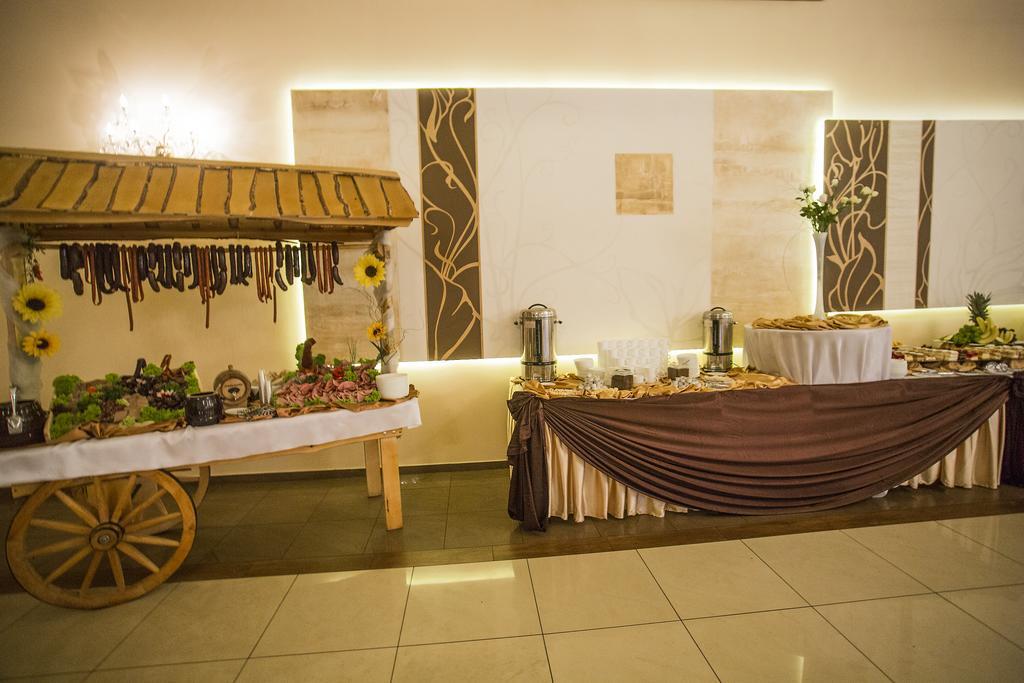 Hotel Diament - Zajazd U Przemka Згеж Экстерьер фото